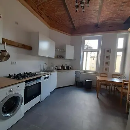 Апартаменти Charmante Altbauwohnung Im Zentrum Von Щецин