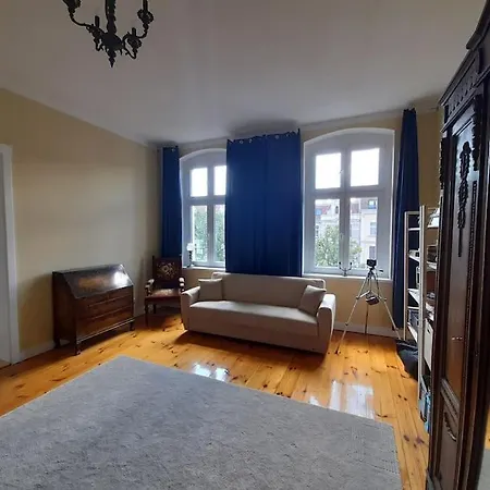 Апартаменти Charmante Altbauwohnung Im Zentrum Von